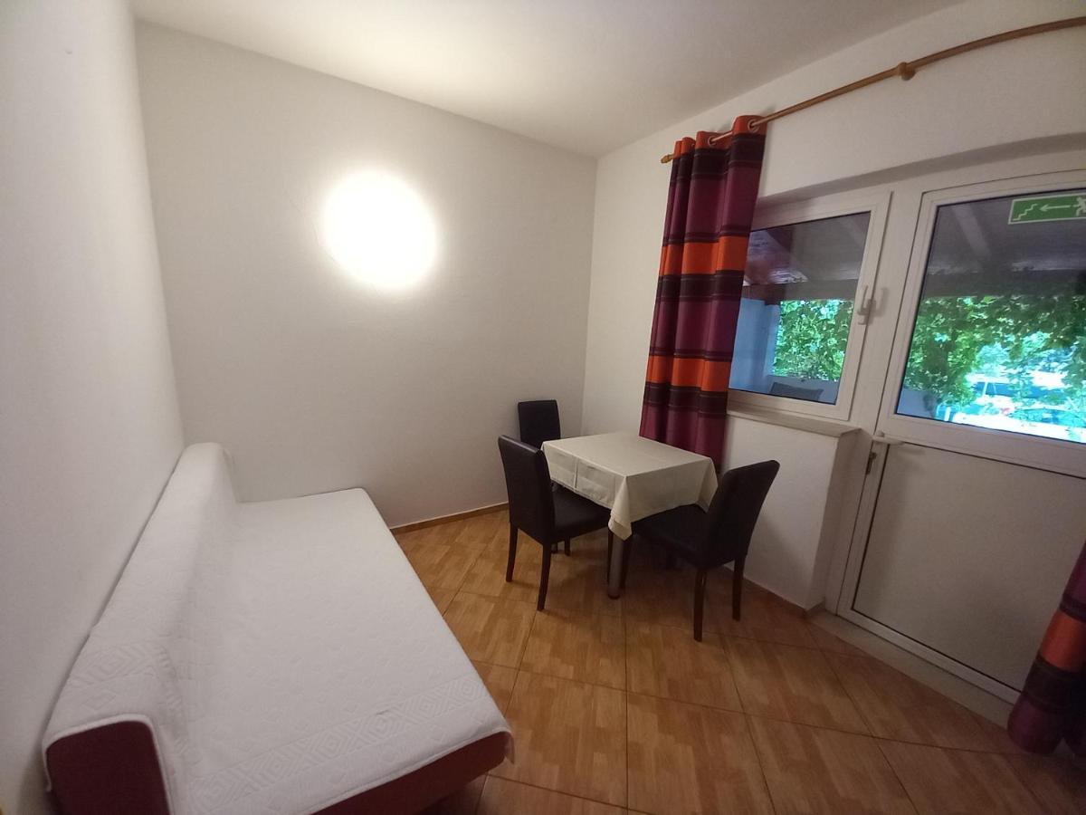 Apartment Brasina *